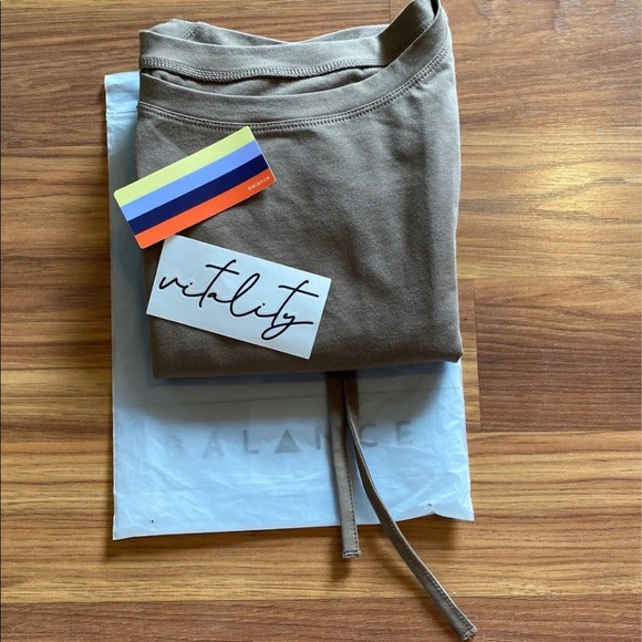 ❗️SOLD❗️Balance Athletica Ease Dress - Picture 4 of 9